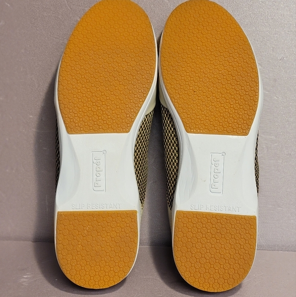 Propet Womens 10 Tan with Gold Mesh Slip Ons - Picture 4 of 7